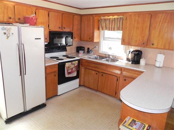 39 Ridgewood Road Worcester, MA 01606 - Photo 8 of 18 Gallery Image 8