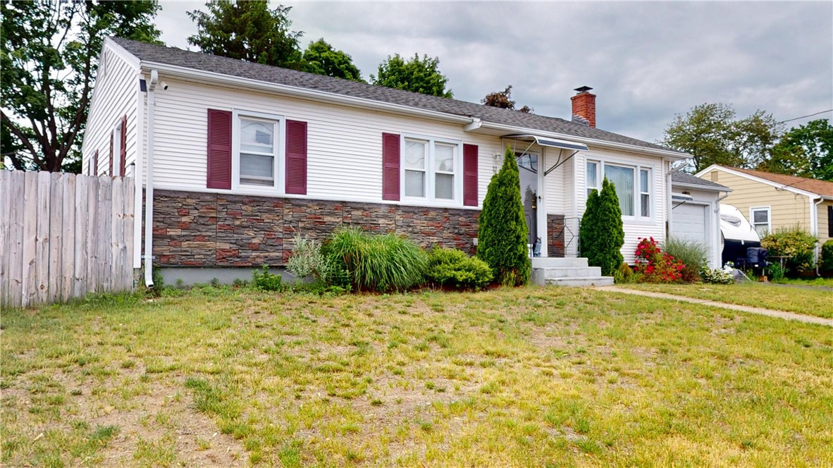 27 Amherst Road Warwick, RI 02889 - Photo 2 of 43