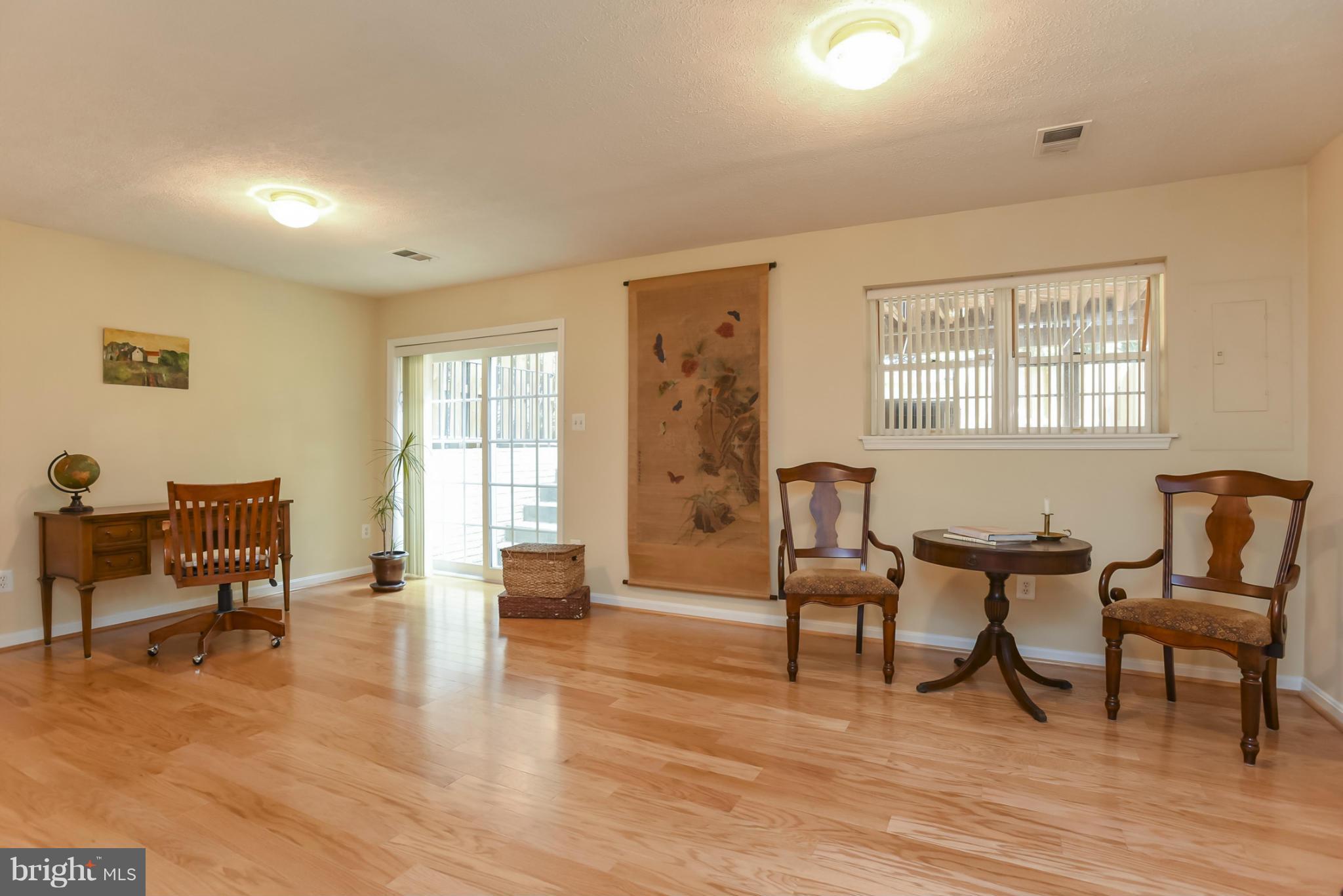 2823 Roesh Way Vienna, VA 22181 - Photo 16 of 22 Family Room