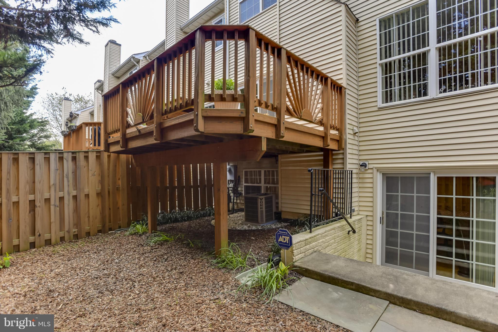 2823 Roesh Way Vienna, VA 22181 - Photo 18 of 22 Exterior (Rear)