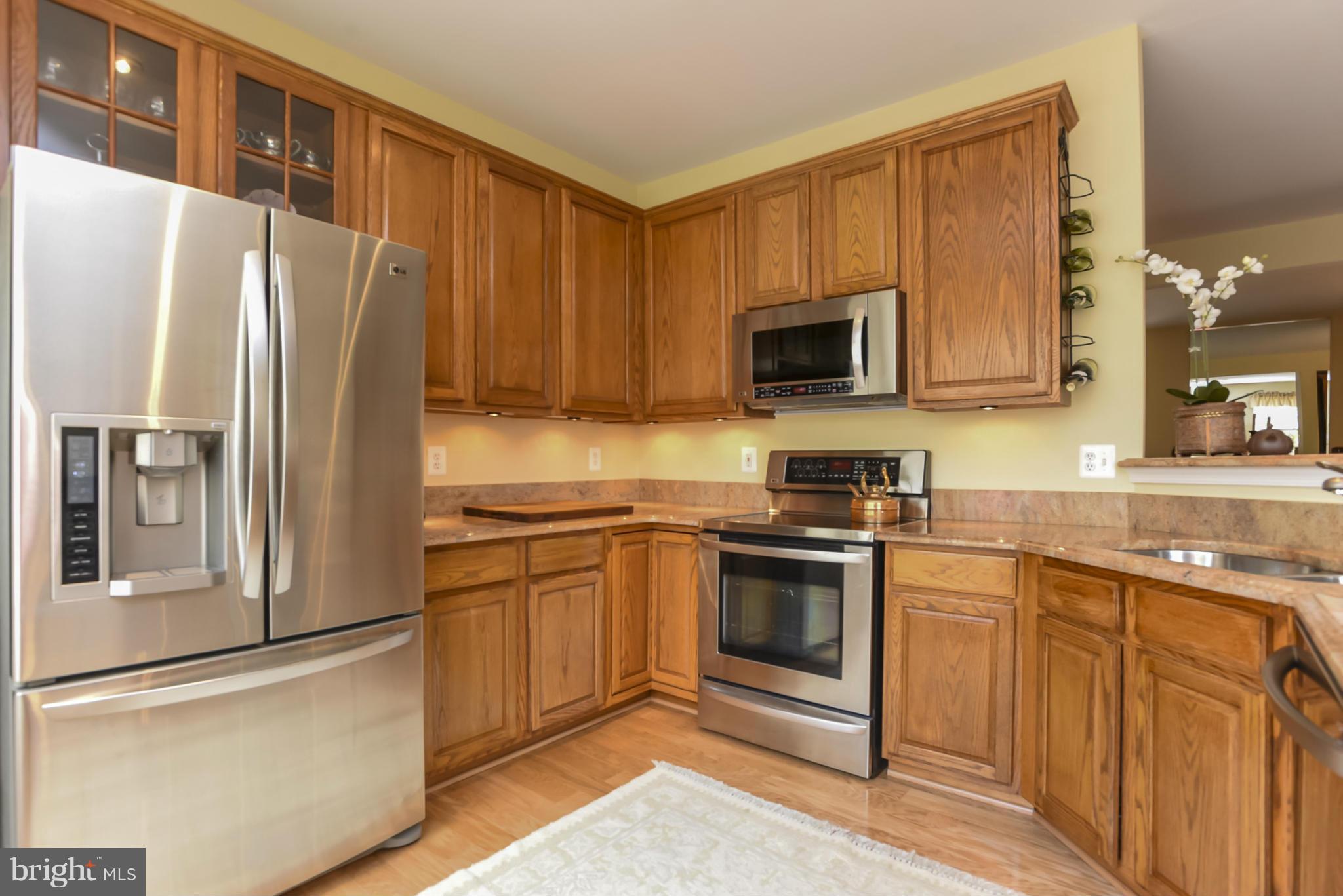 2823 Roesh Way Vienna, VA 22181 - Photo 3 of 22 Kitchen