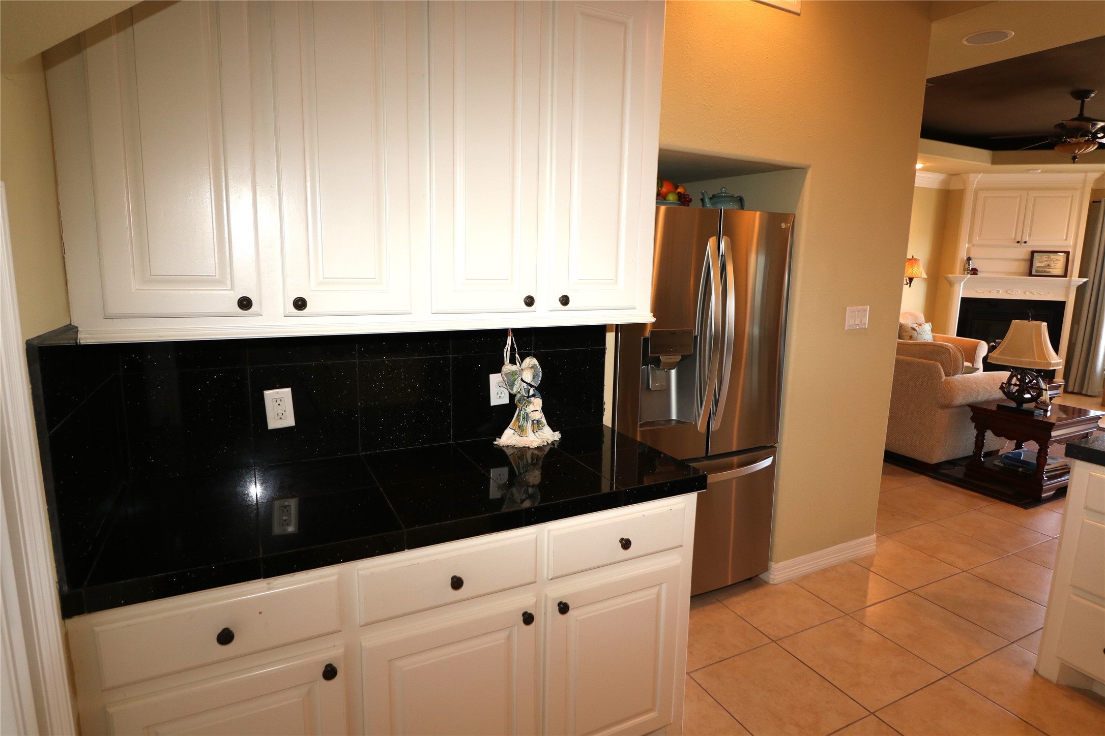 17 Regency Point Conroe, TX 77356 - Photo 10 of 38 Kitchen