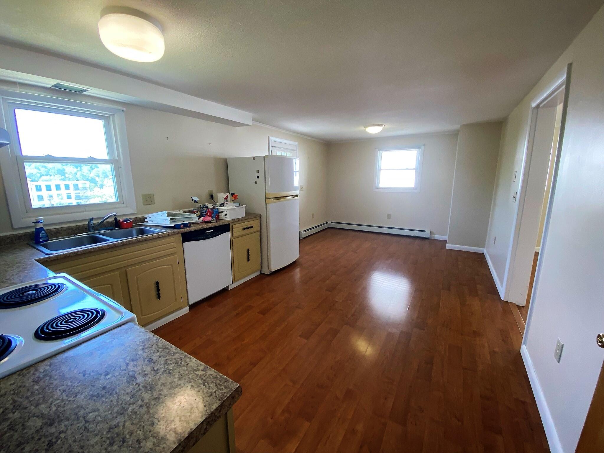 95 Friendship Road Waldoboro, ME 04572 - Photo 2 of 16 Kitchen