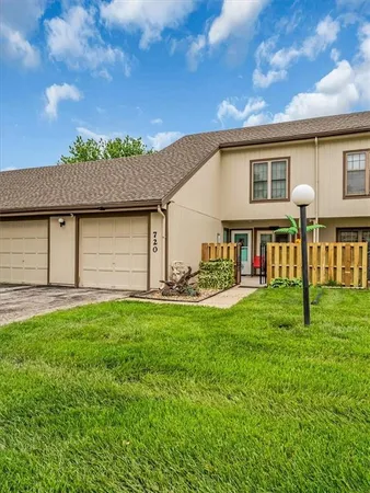 $214,950 | 720 East 121st Street, Kansas City, MO 64146