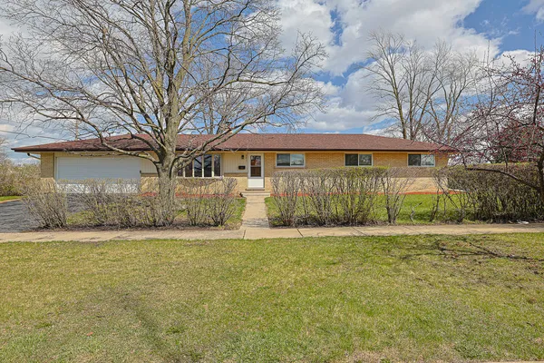 $579,900 | 761 Marshall Drive, Des Plaines, IL 60016