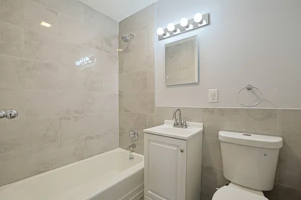 $579,900 | 761 Marshall Drive, Des Plaines, IL 60016