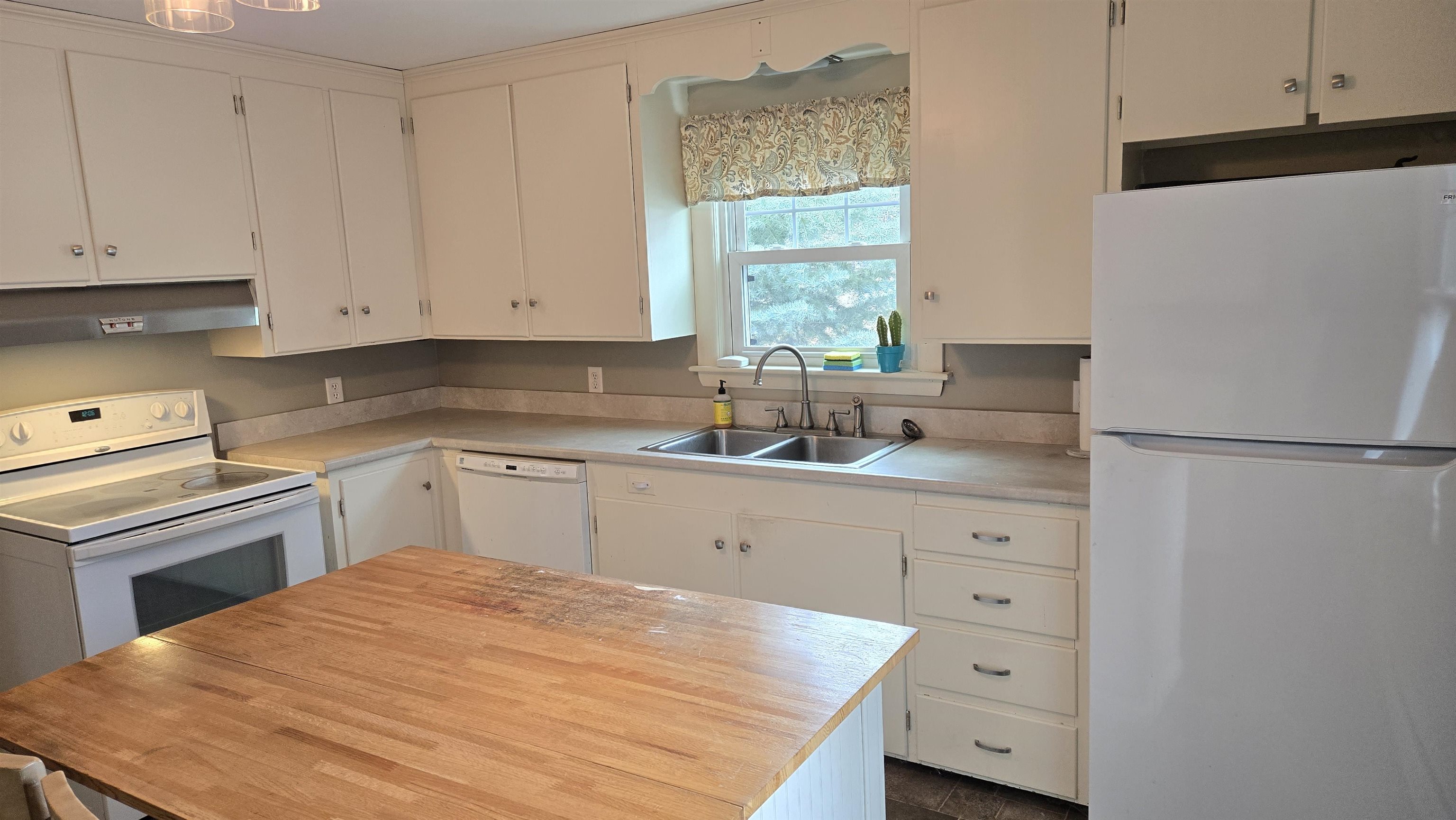 142 Broadway Concord, NH 03301 - Photo 16 of 48