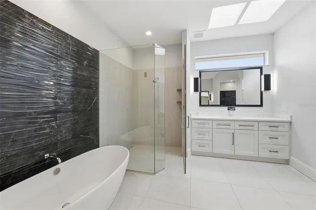 $2,785,000 | 7796 Alister MacKenzie Drive, Sarasota, FL 34240