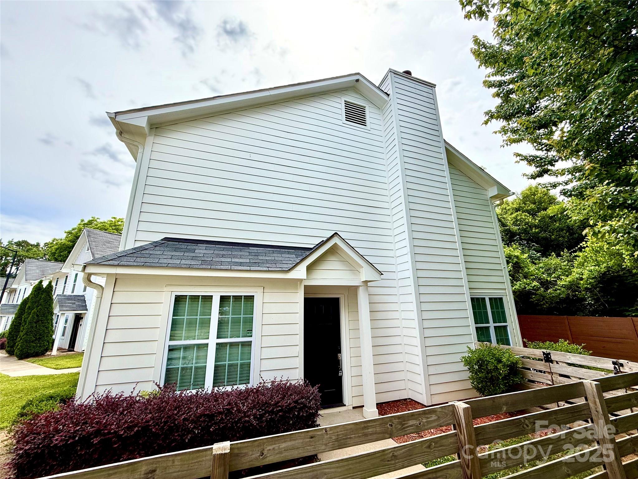 1519 Briar Creek Road, Unit B Charlotte, NC 28205 - Photo 2 of 32