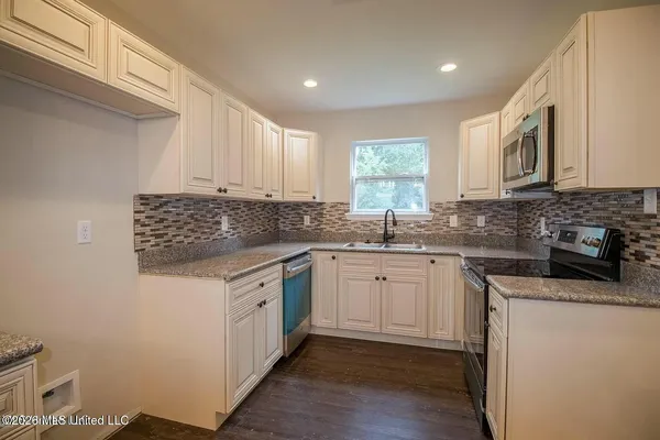 $2,200 | 3508 Nunnally Street, Gulfport, MS 39501