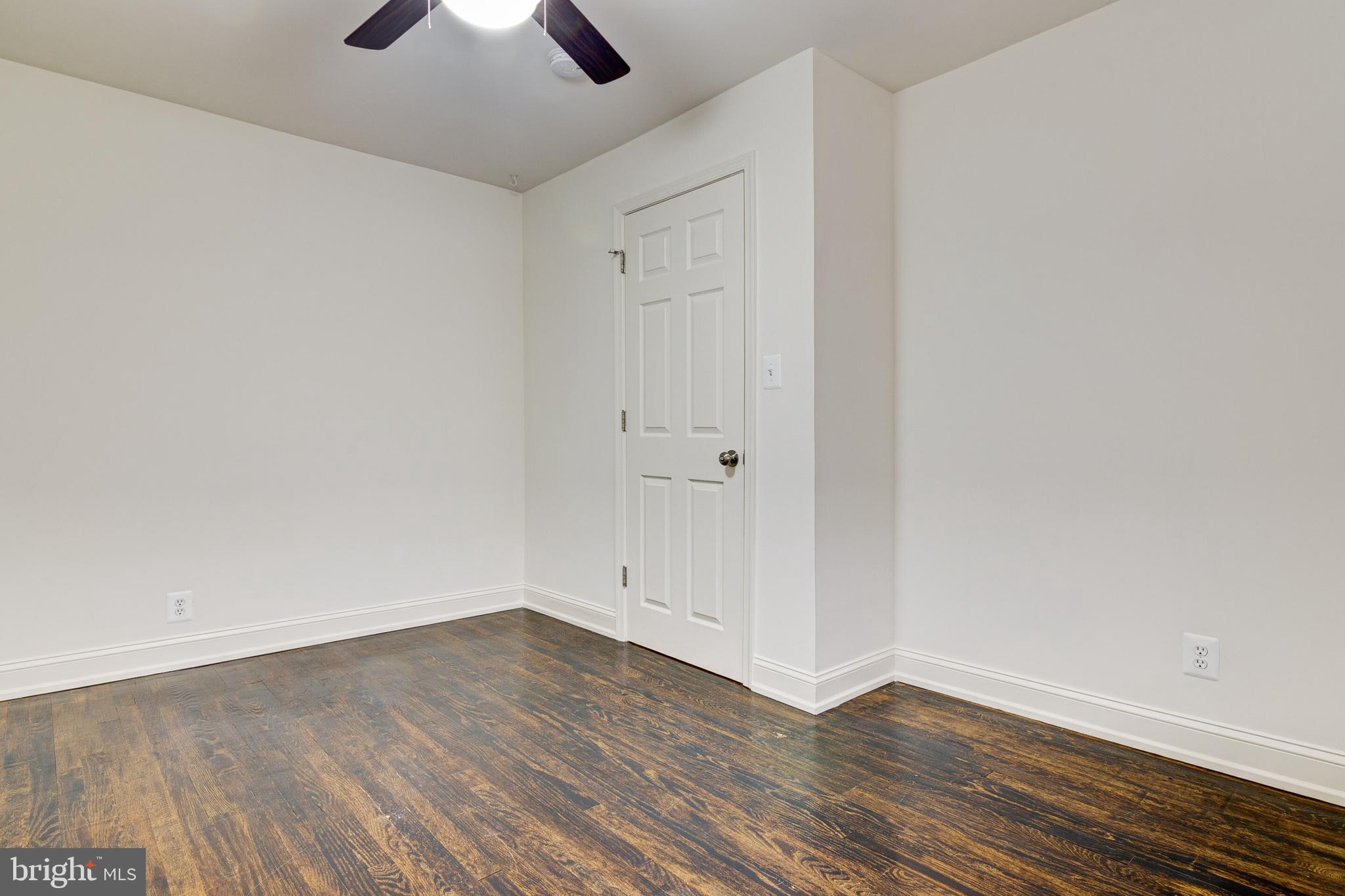 1059 Elm Road Baltimore, MD 21227 - Photo 8 of 23