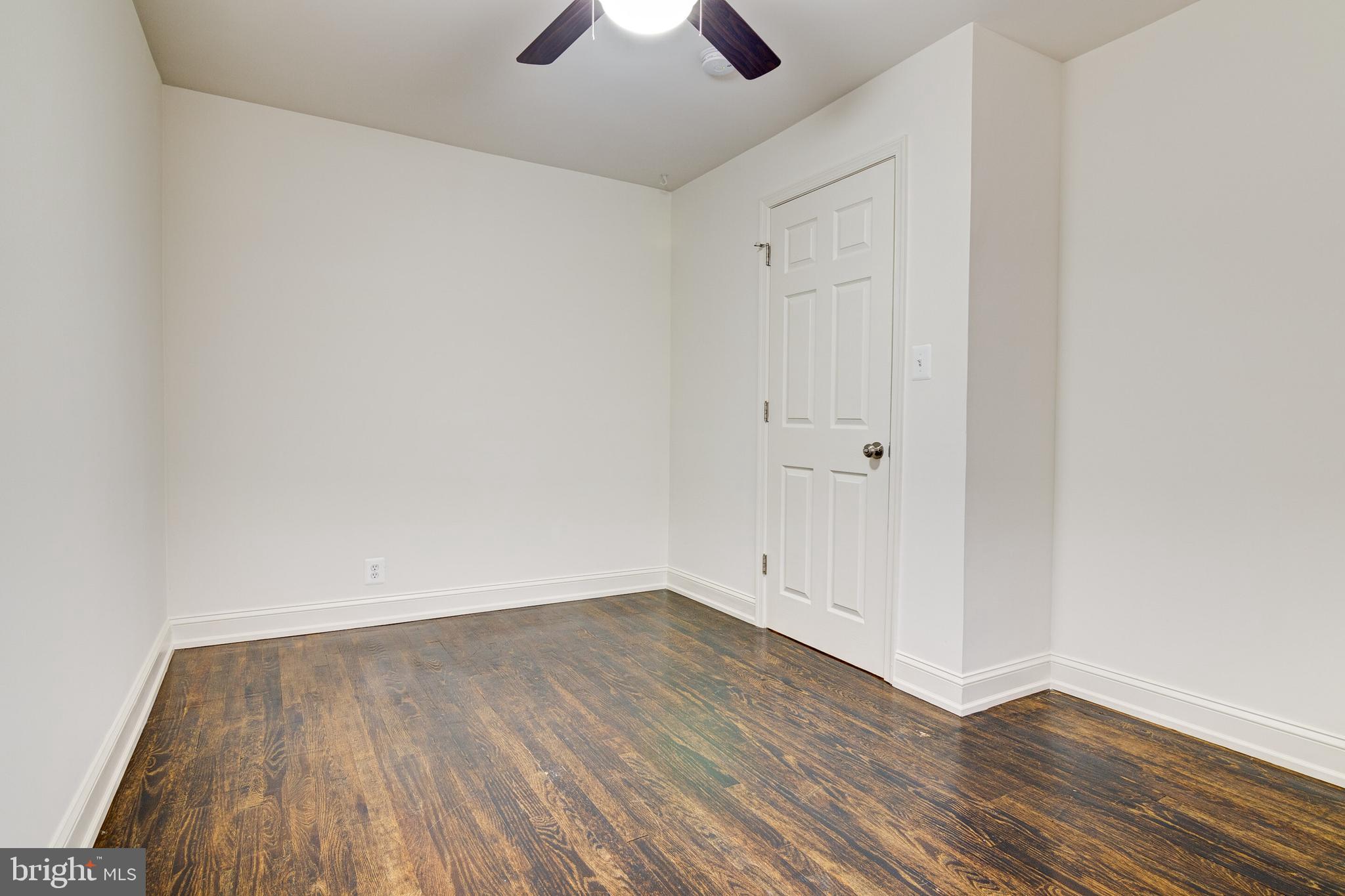 1059 Elm Road Baltimore, MD 21227 - Photo 9 of 23