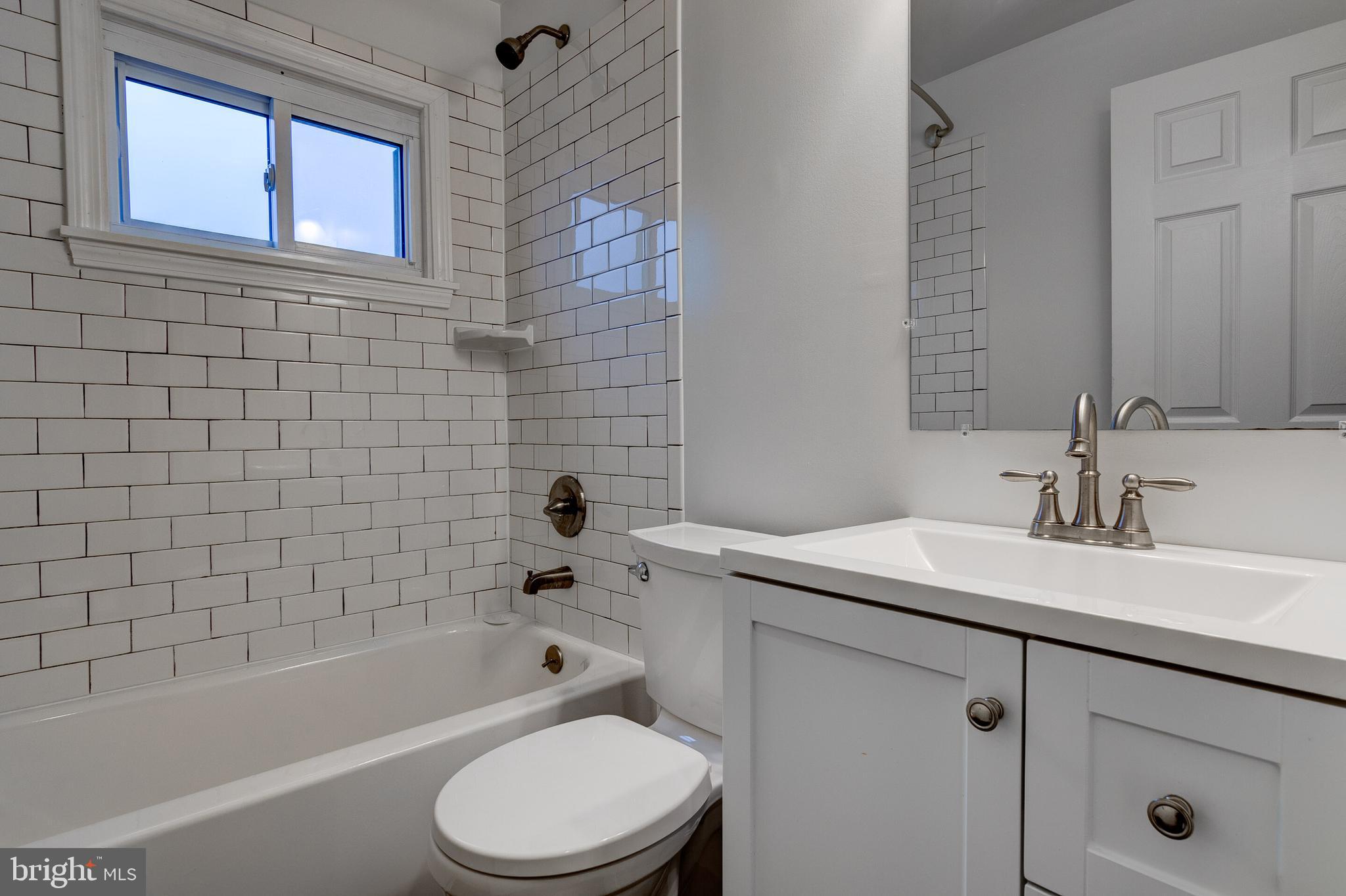 1059 Elm Road Baltimore, MD 21227 - Photo 10 of 23
