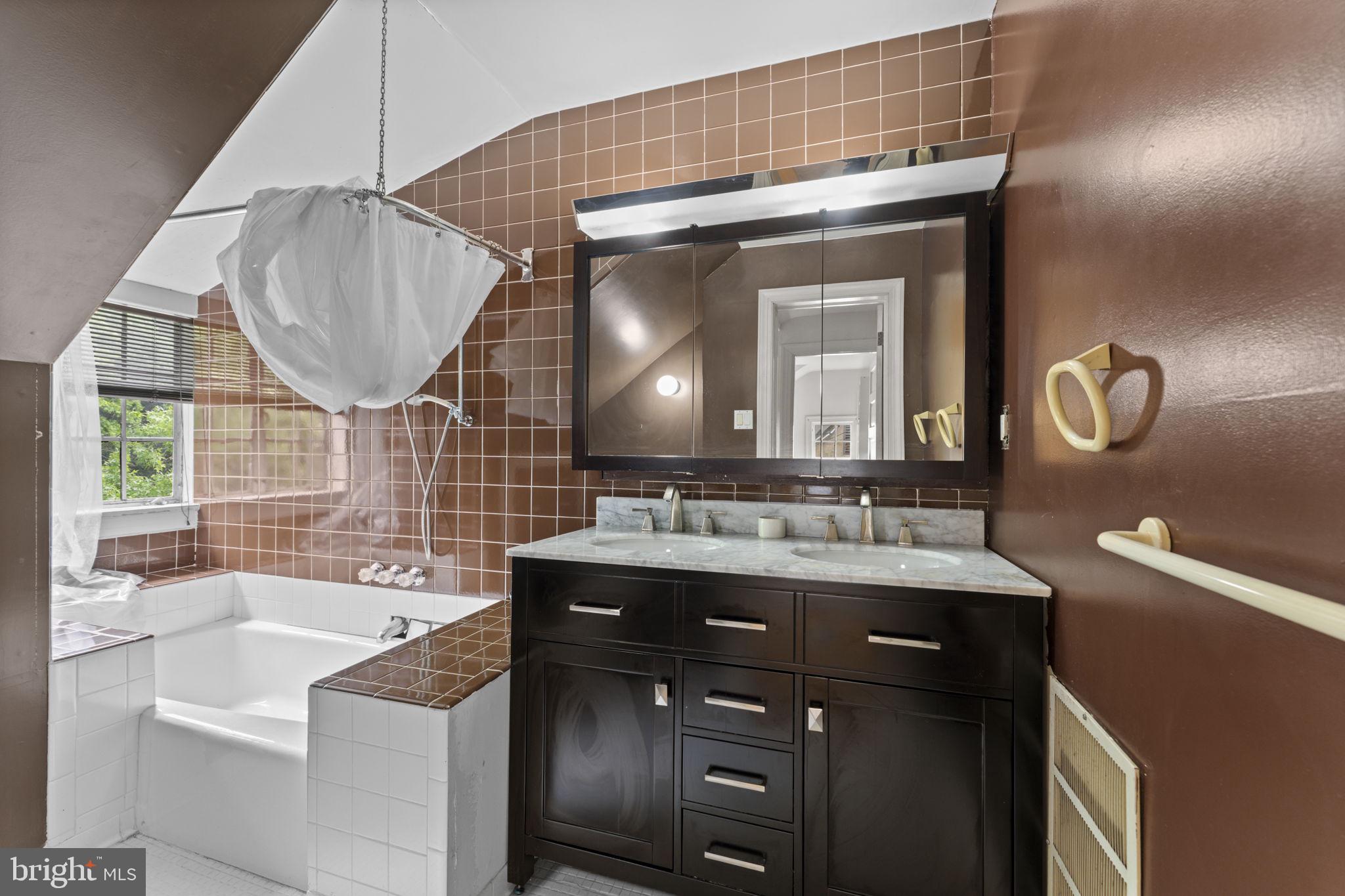 2812 Adams Mill Road Northwest Washington, DC 20009 - Photo 31 of 45 Bathroom - Upper Level 2