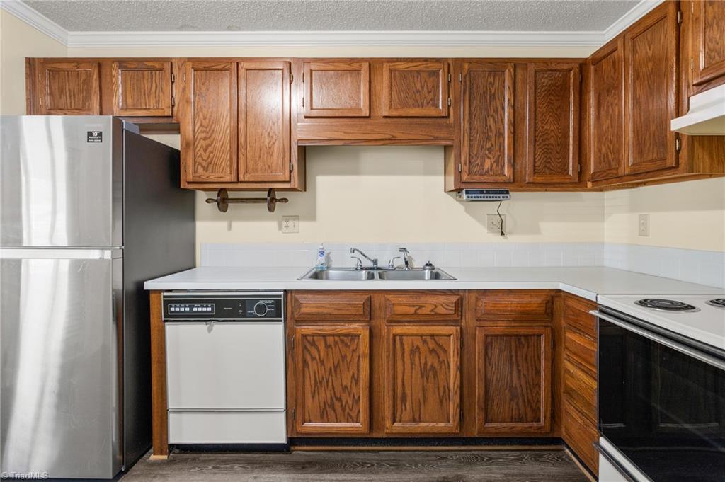 3043 Windchase Court High Point, NC 27265 - Photo 10 of 19