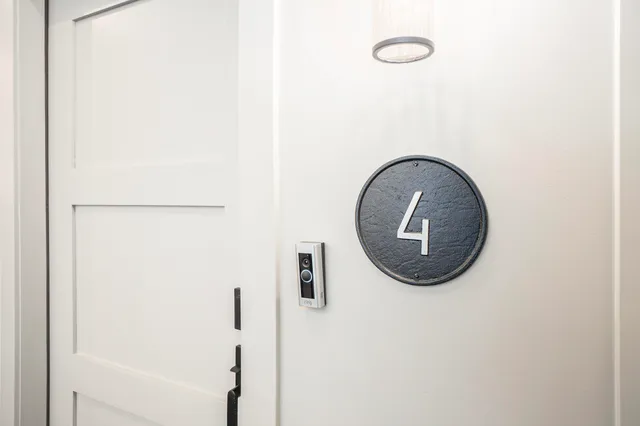 $429,000 | 300 Washington Avenue, Unit 4, Grand Haven, MI 49417