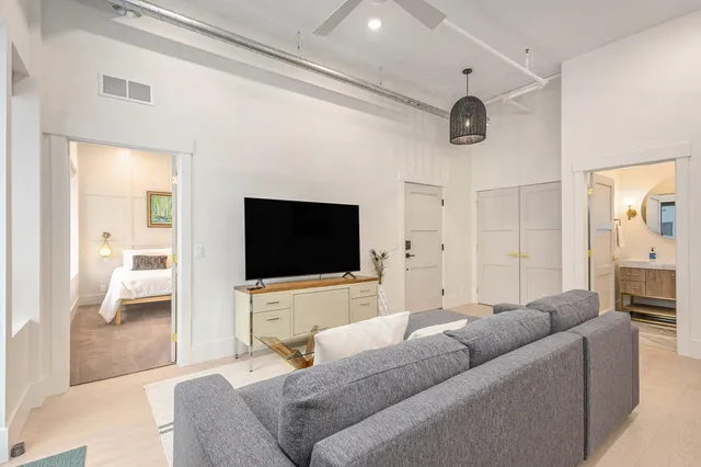 $429,000 | 300 Washington Avenue, Unit 4, Grand Haven, MI 49417