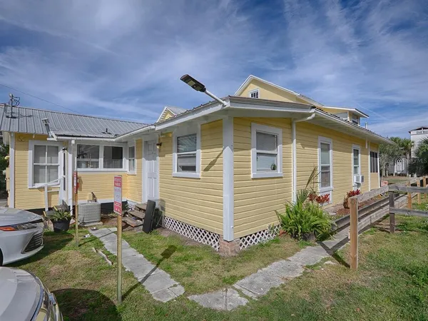 $490,000 | 422 Citrus Avenue, Eustis, FL 32726