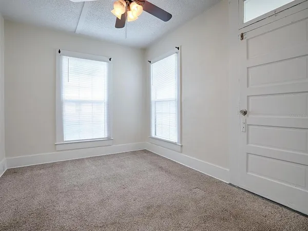 $490,000 | 422 Citrus Avenue, Eustis, FL 32726