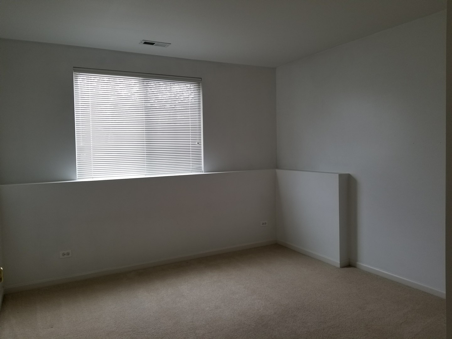 2444 Emily Lane, Unit 2444 Elgin, IL 60124 - Photo 15 of 22 an empty room with a window