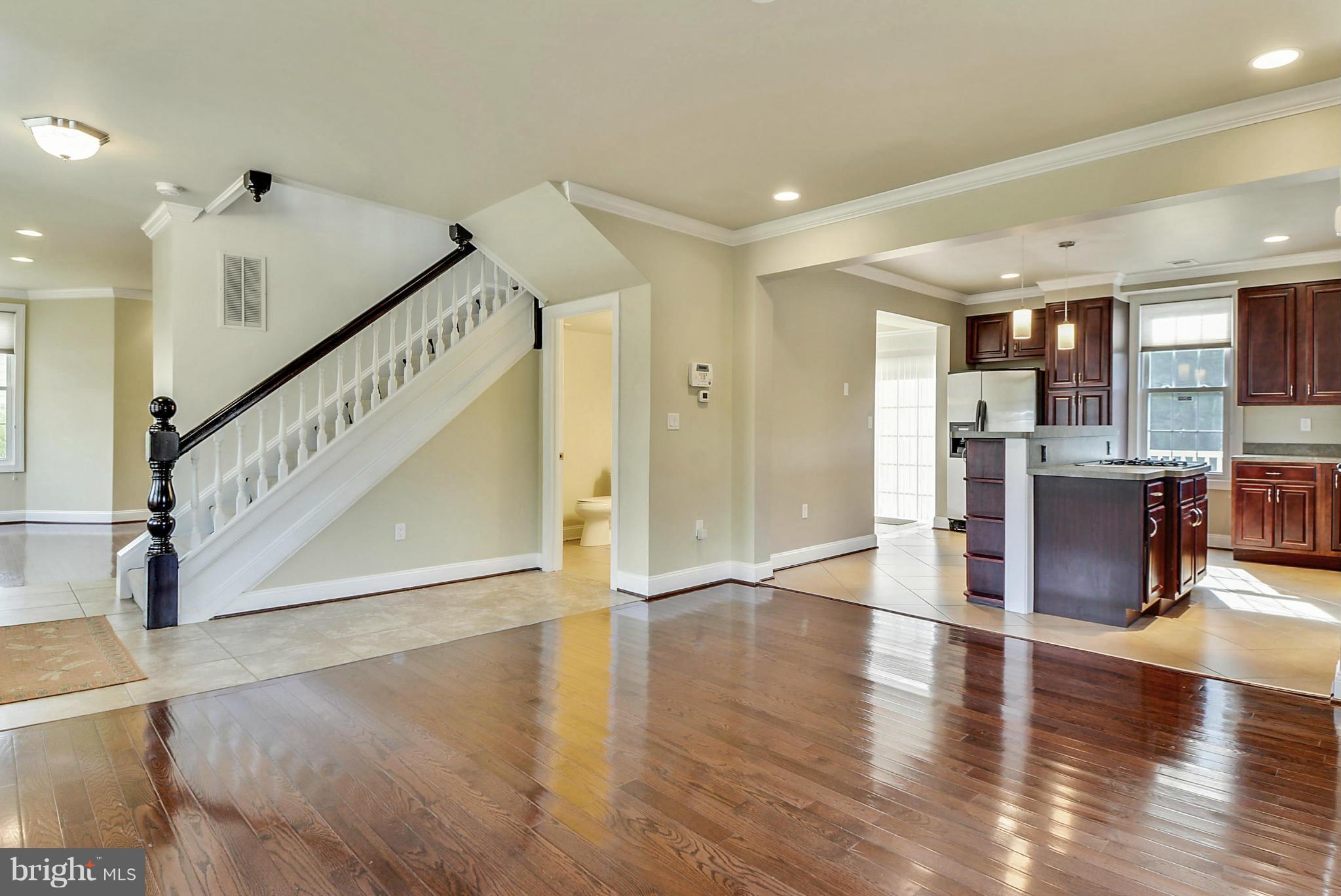 2715 Riva Road Annapolis, MD 21401 - Photo 6 of 30 Living Room