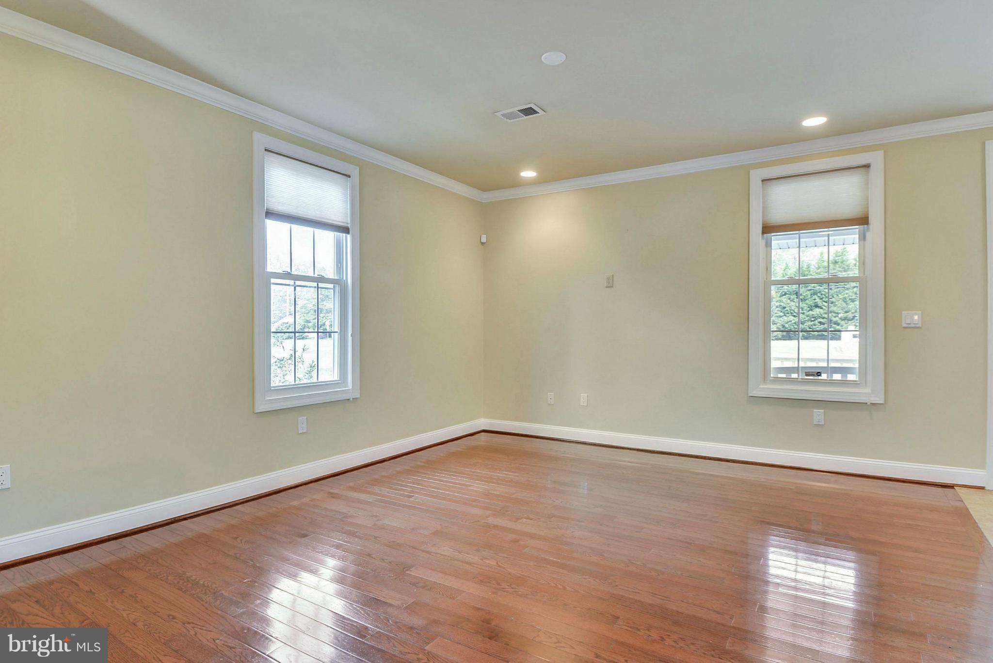 2715 Riva Road Annapolis, MD 21401 - Photo 10 of 30 Living Room