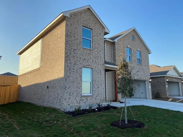 $2,950 | 312 Lone Wolf Trail, Fort Worth, TX 76120