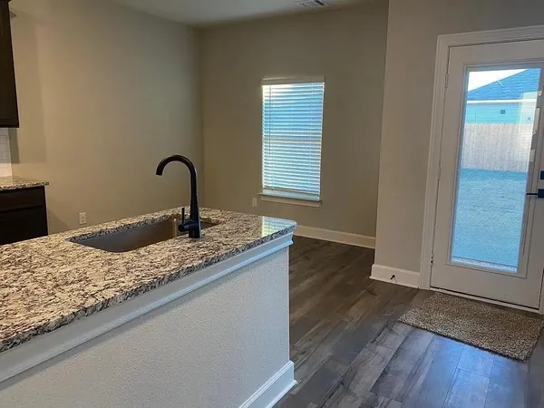$2,950 | 312 Lone Wolf Trail, Fort Worth, TX 76120