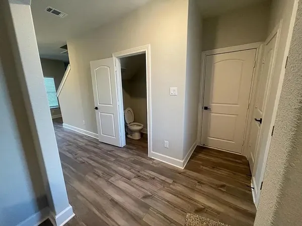 $2,950 | 312 Lone Wolf Trail, Fort Worth, TX 76120