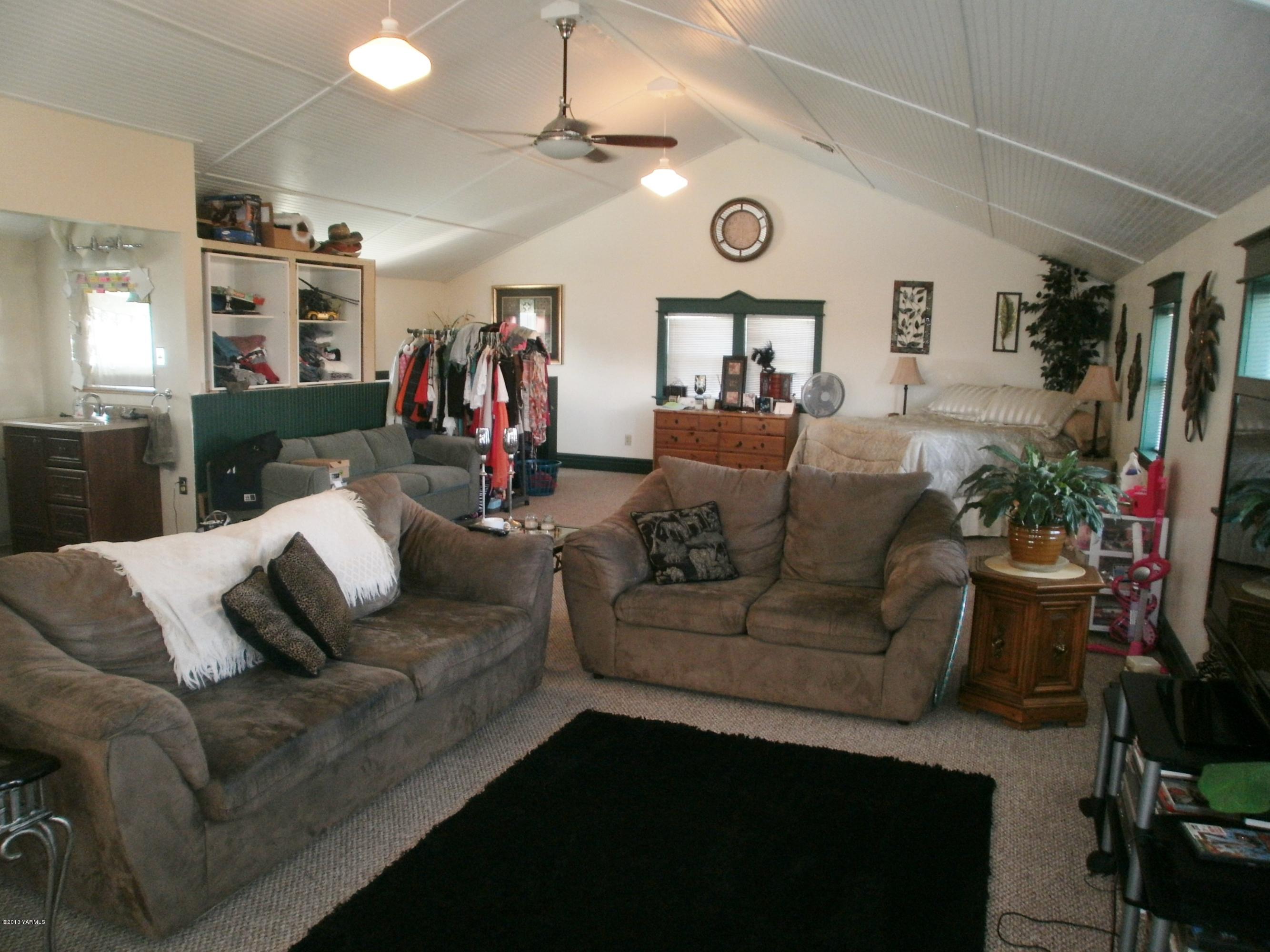 602 Estes Road Yakima, WA 98908 - Photo 50 of 66 1000 SF Apartment with Vaulted Ceiling