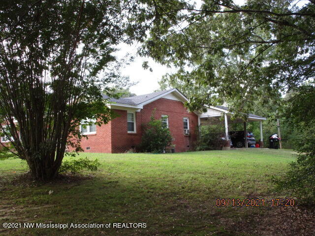 10133 Peyton Road Coldwater, MS 38618 - Photo 5 of 21 IMG_2588