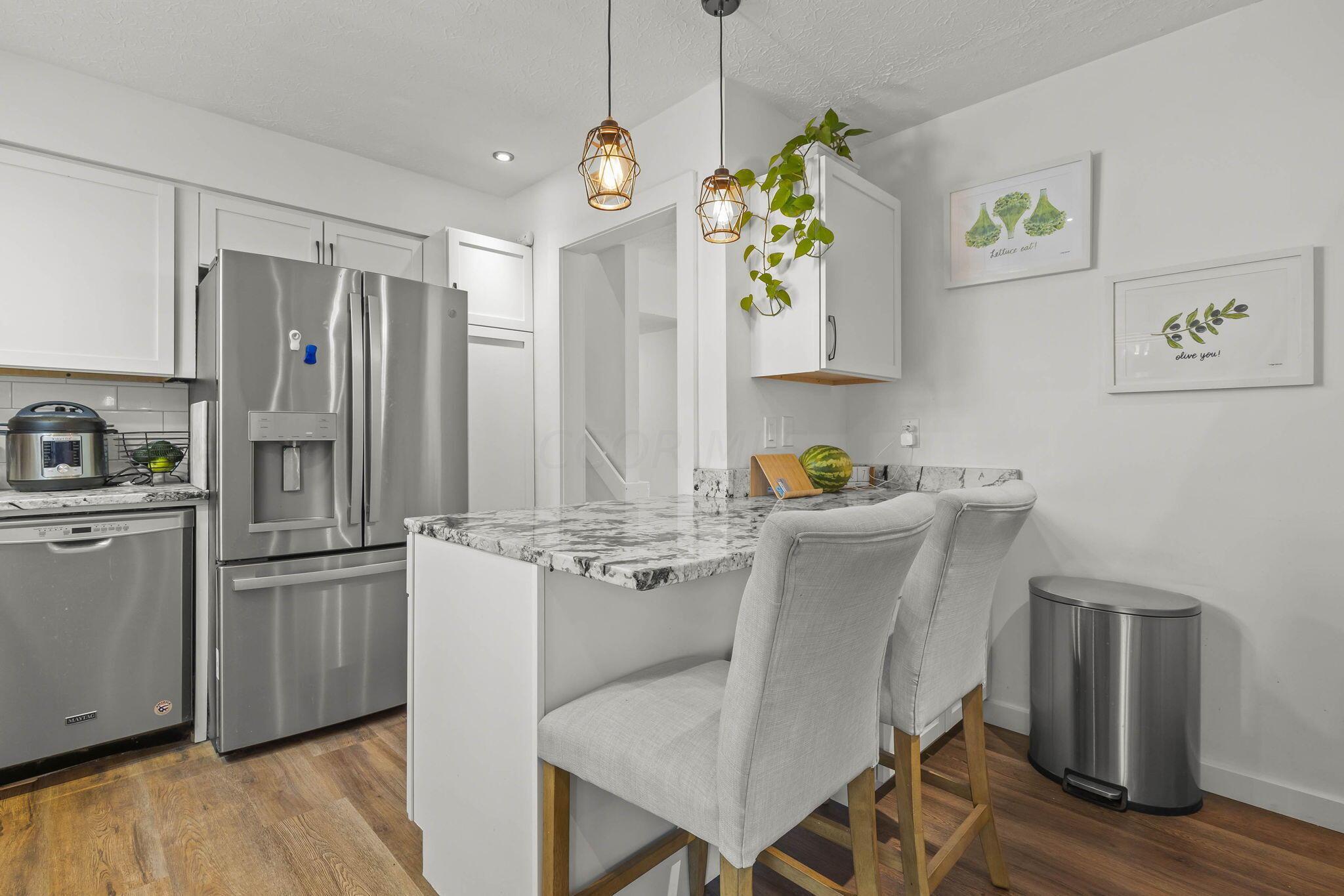 712 Cherrington Road Westerville, OH 43081 - Photo 12 of 45 Kitchen