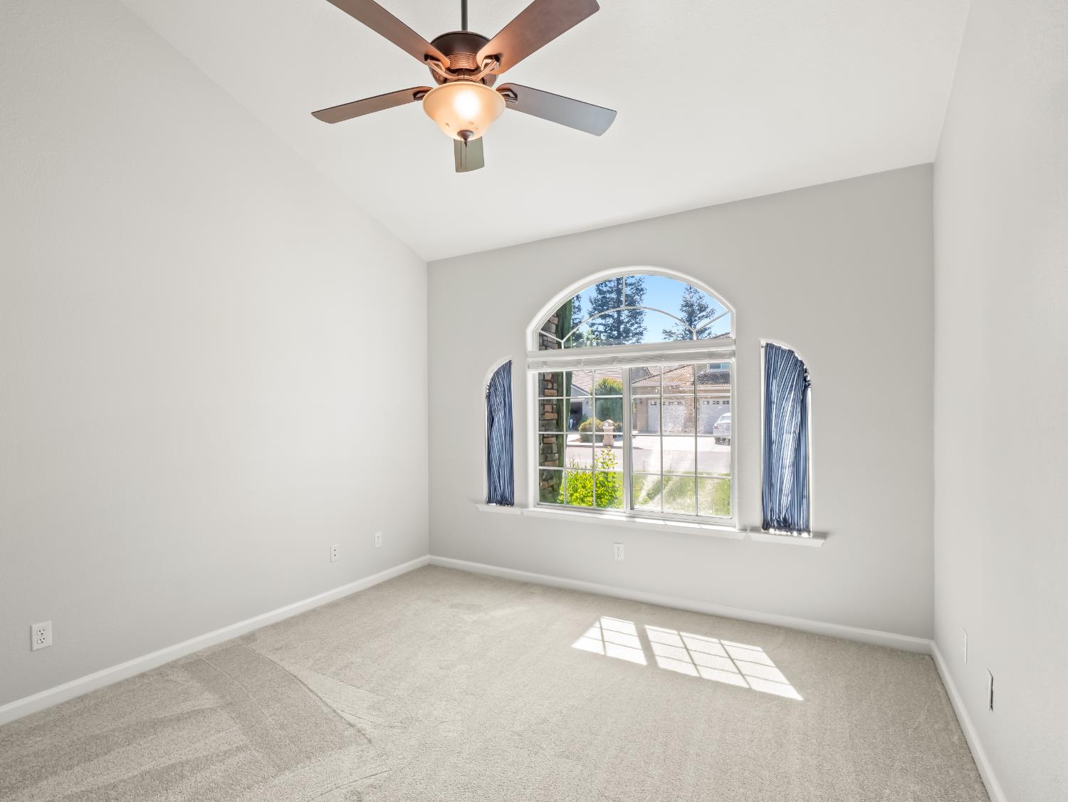 1582 East Revere Road Fresno, CA 93720 - Photo 20 of 48 Bedroom 1