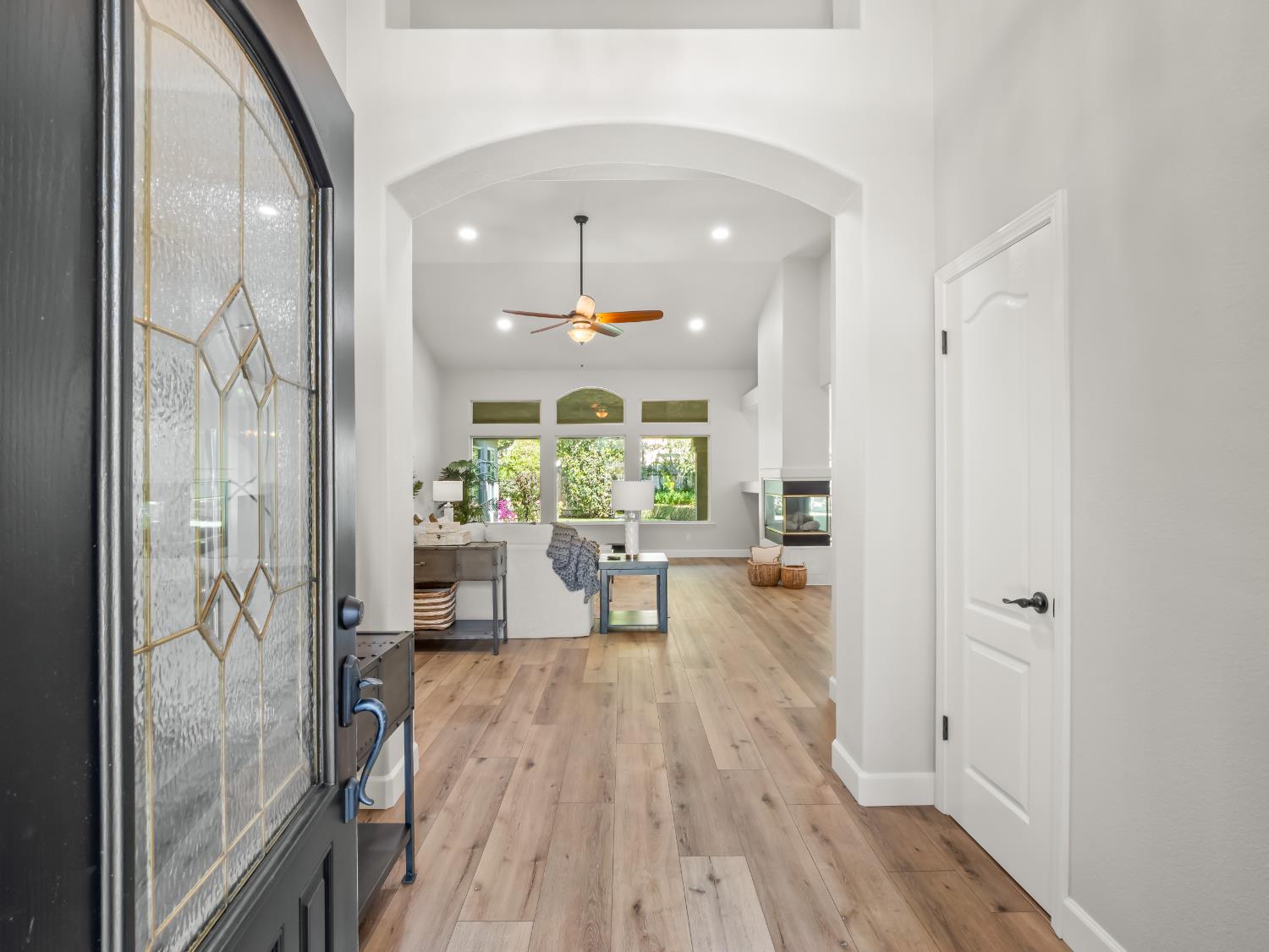 1582 East Revere Road Fresno, CA 93720 - Photo 4 of 48 Now let's get started with our walk thru