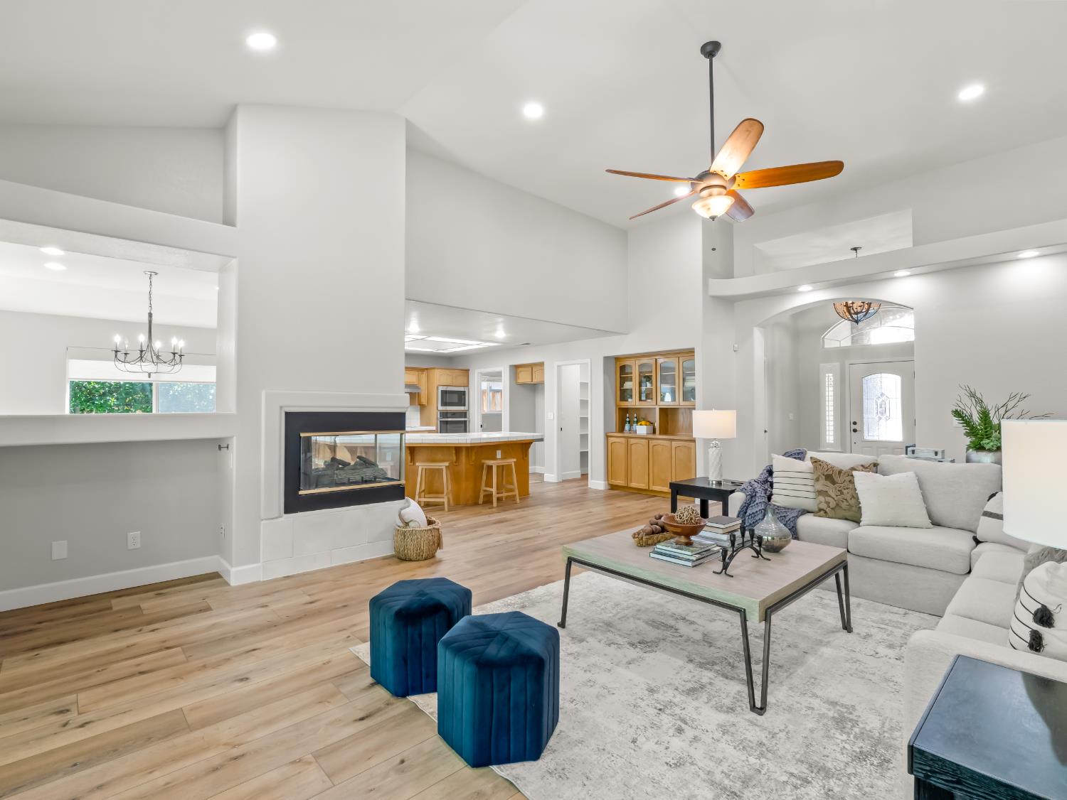 1582 East Revere Road Fresno, CA 93720 - Photo 8 of 48