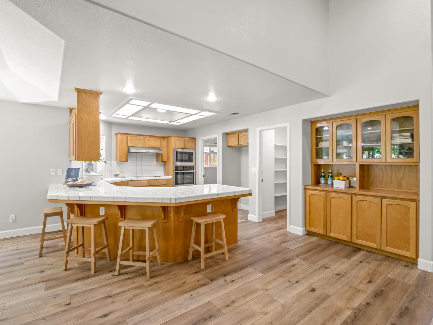 1582 East Revere Road Fresno, CA 93720 - Photo 9 of 48