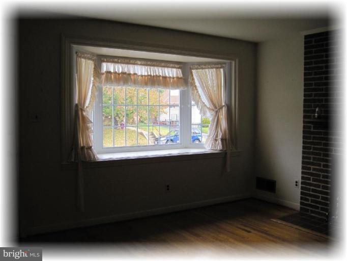 551 Shipley Road Linthicum Heights, MD 21090 - Photo 12 of 13 Living Room #2