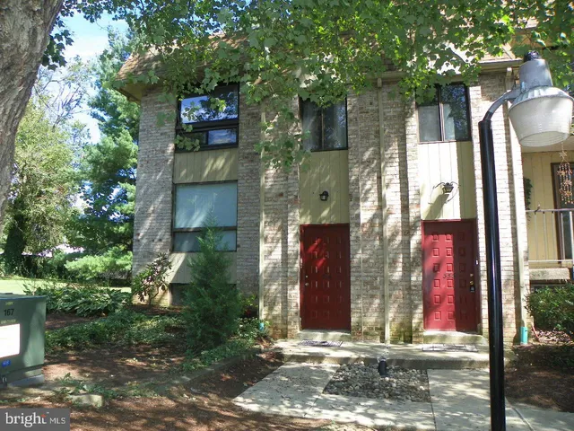 a sign that is on the side of the road