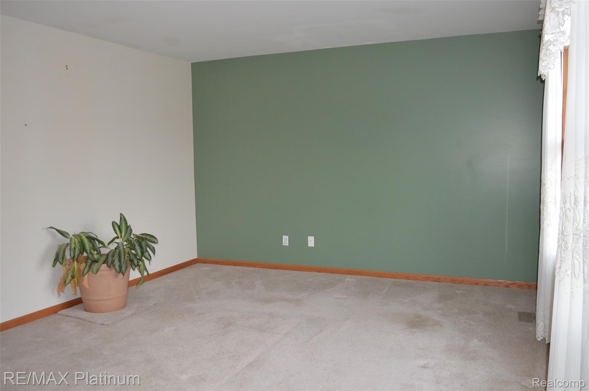 4153 North Burkhart Road Howell, MI 48855 - Photo 4 of 27 DSC_0498.JPG