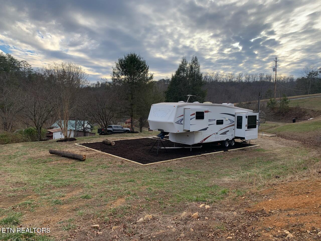 1009 Franklin Way Sevierville, TN 37876 - Photo 3 of 27 IMG_7204