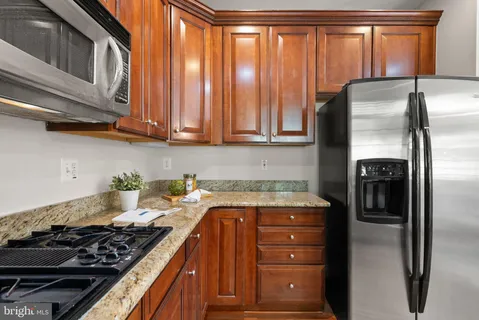 $774,900 | 4025 Columbia Pike, Arlington, VA 22204