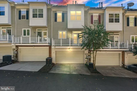 $774,900 | 4025 Columbia Pike, Arlington, VA 22204
