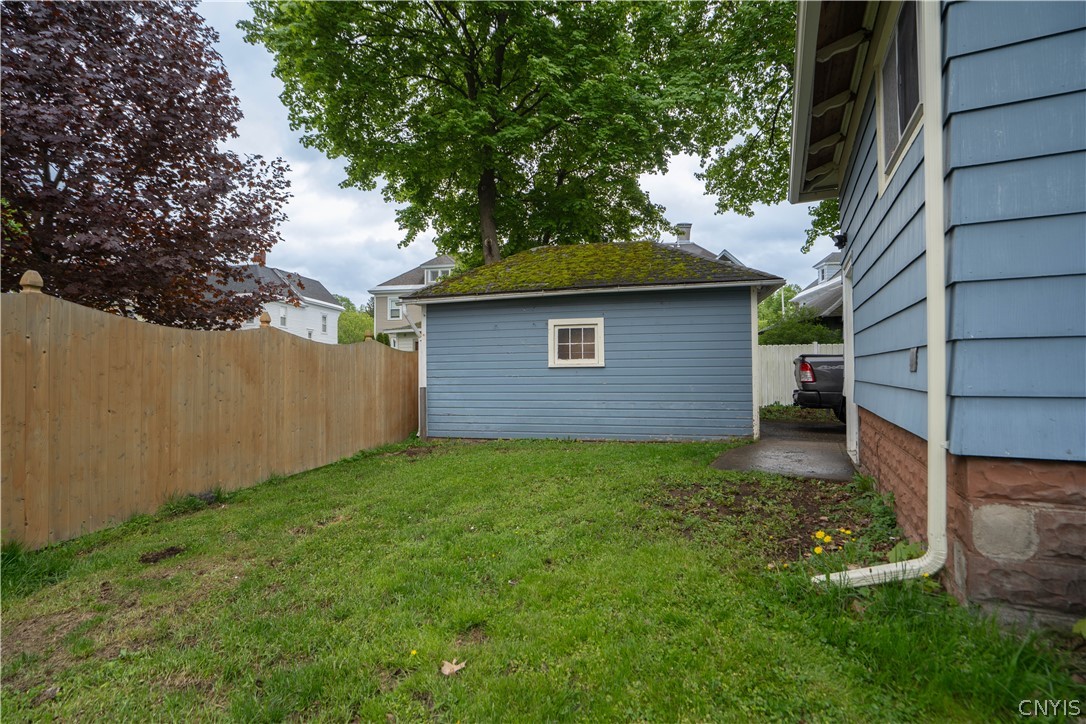 519 Broadway Street Oneida, NY 13421 - Photo 36 of 47