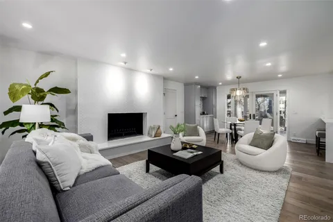 $2,300,000 | 3 East Belleview Drive, Greenwood Village, CO 80121