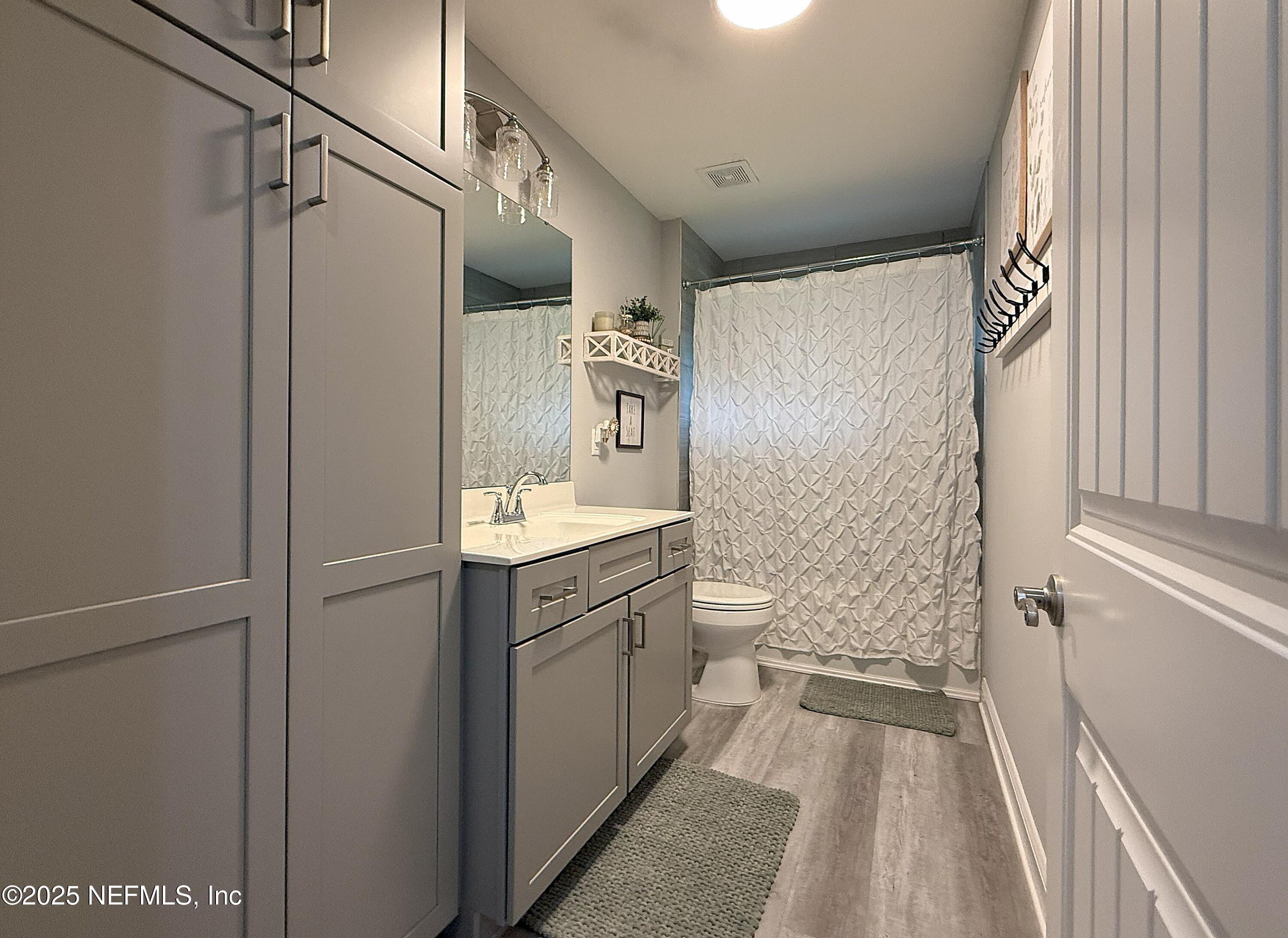 51321 Bloomington Way Callahan, FL 32011 - Photo 16 of 28 Bathroom 1 - Guest Bath