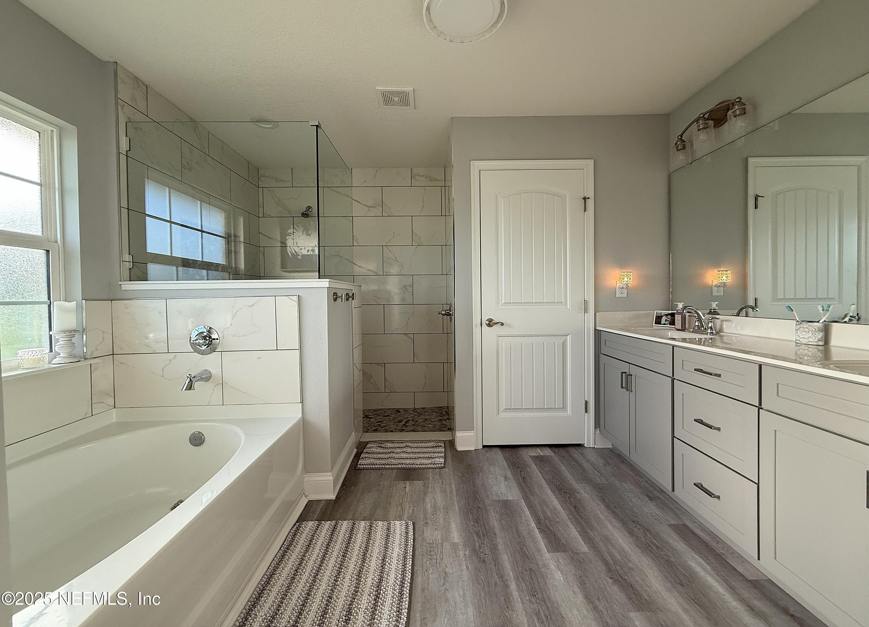 51321 Bloomington Way Callahan, FL 32011 - Photo 18 of 28 Bathroom 2