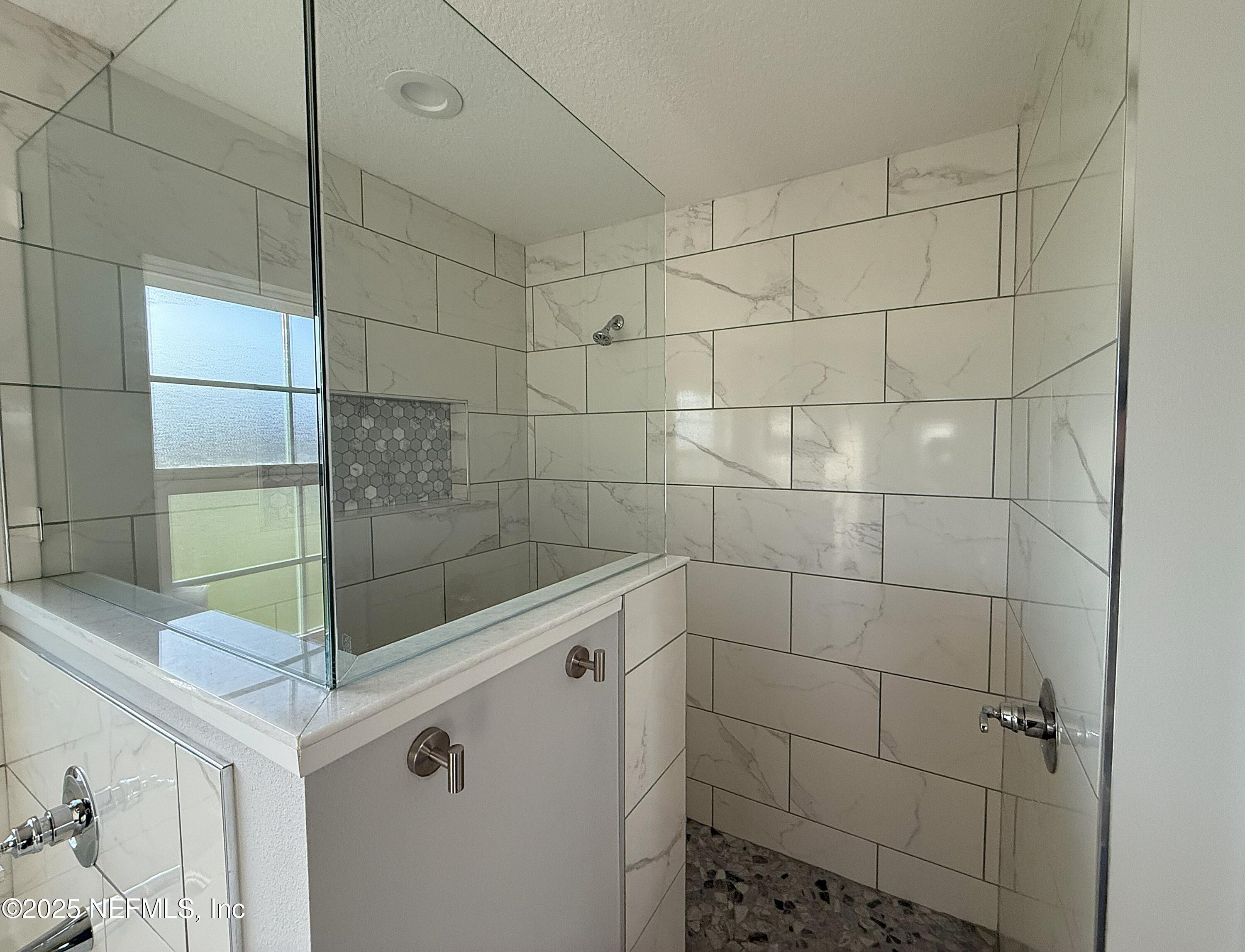 51321 Bloomington Way Callahan, FL 32011 - Photo 20 of 28 Bathroom 2