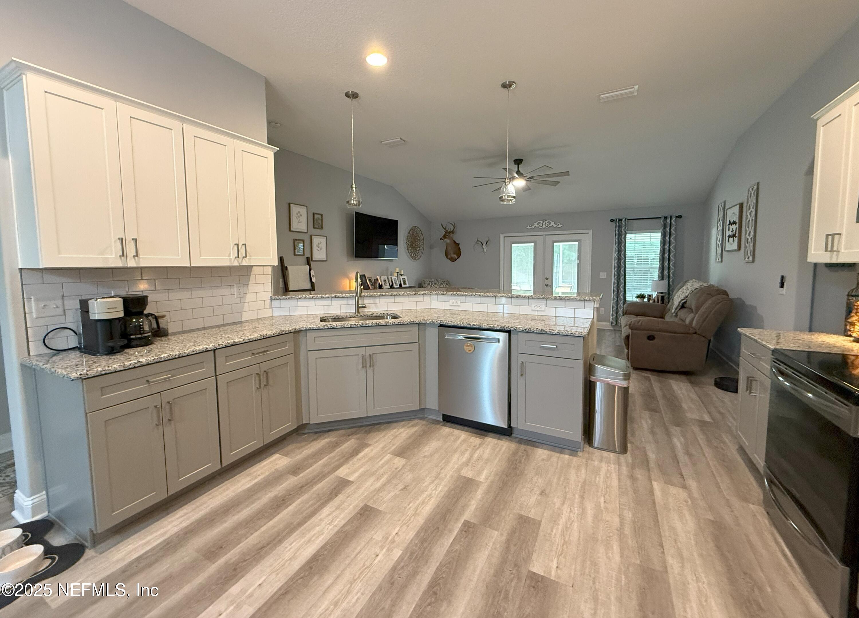 51321 Bloomington Way Callahan, FL 32011 - Photo 3 of 28 Kitchen