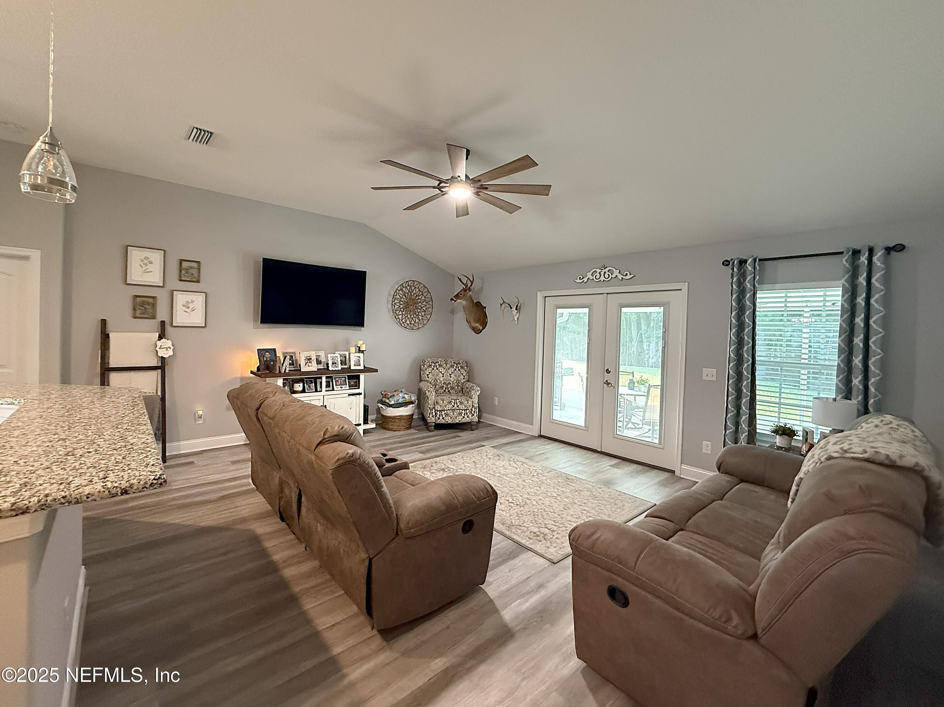 51321 Bloomington Way Callahan, FL 32011 - Photo 5 of 28 Living Room