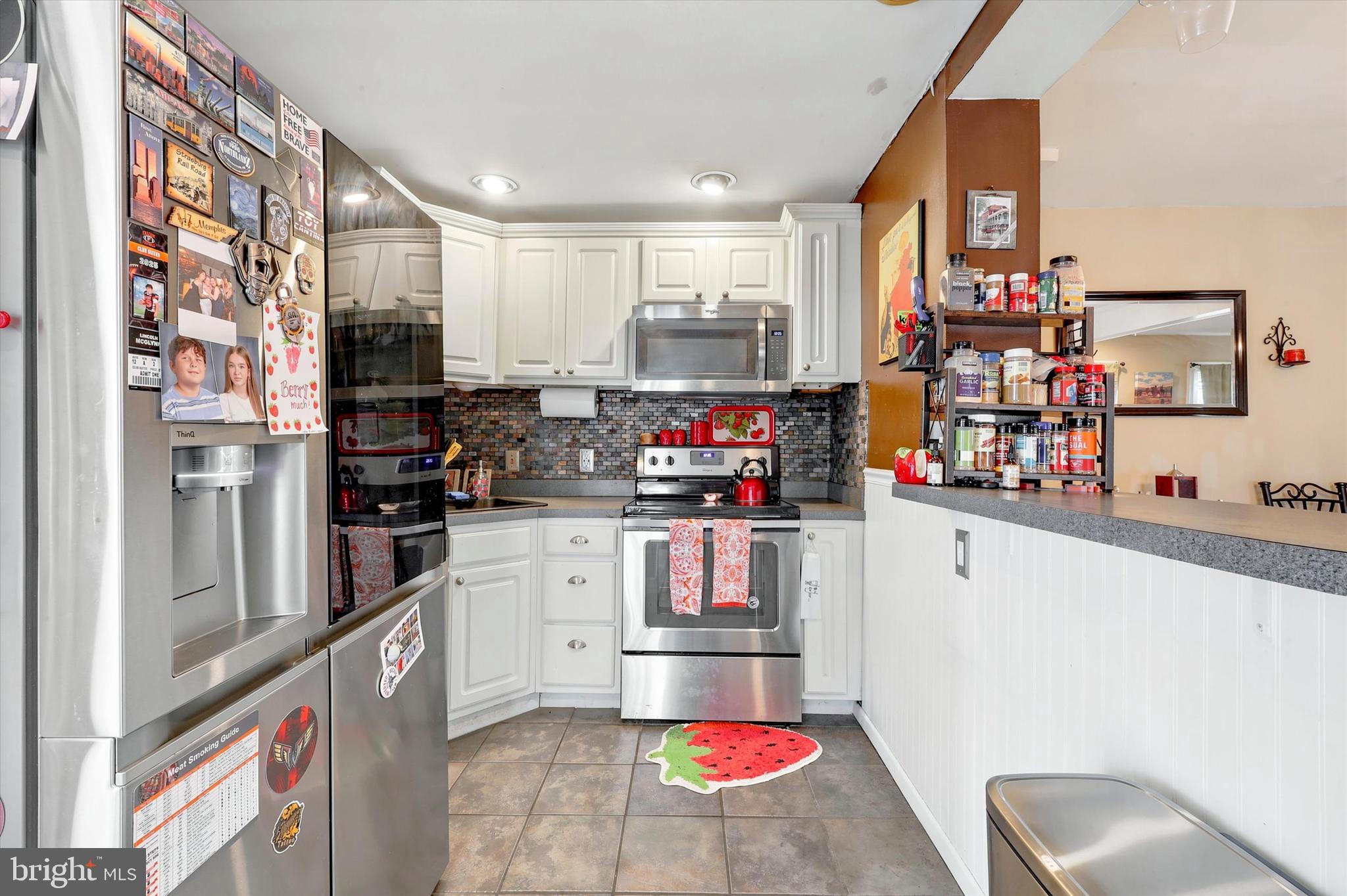 209 Amosland Road Holmes, PA 19043 - Photo 8 of 22